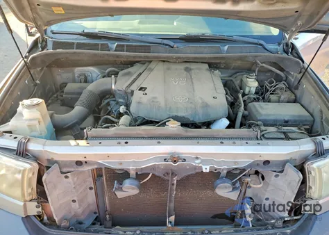 2010 Toyota Tundra z USA, uszkodzony, nr VIN 5TFLU5F12AX022315